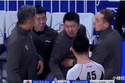 开云体育入口-四川男篮奋力抗衡，冲击前四
