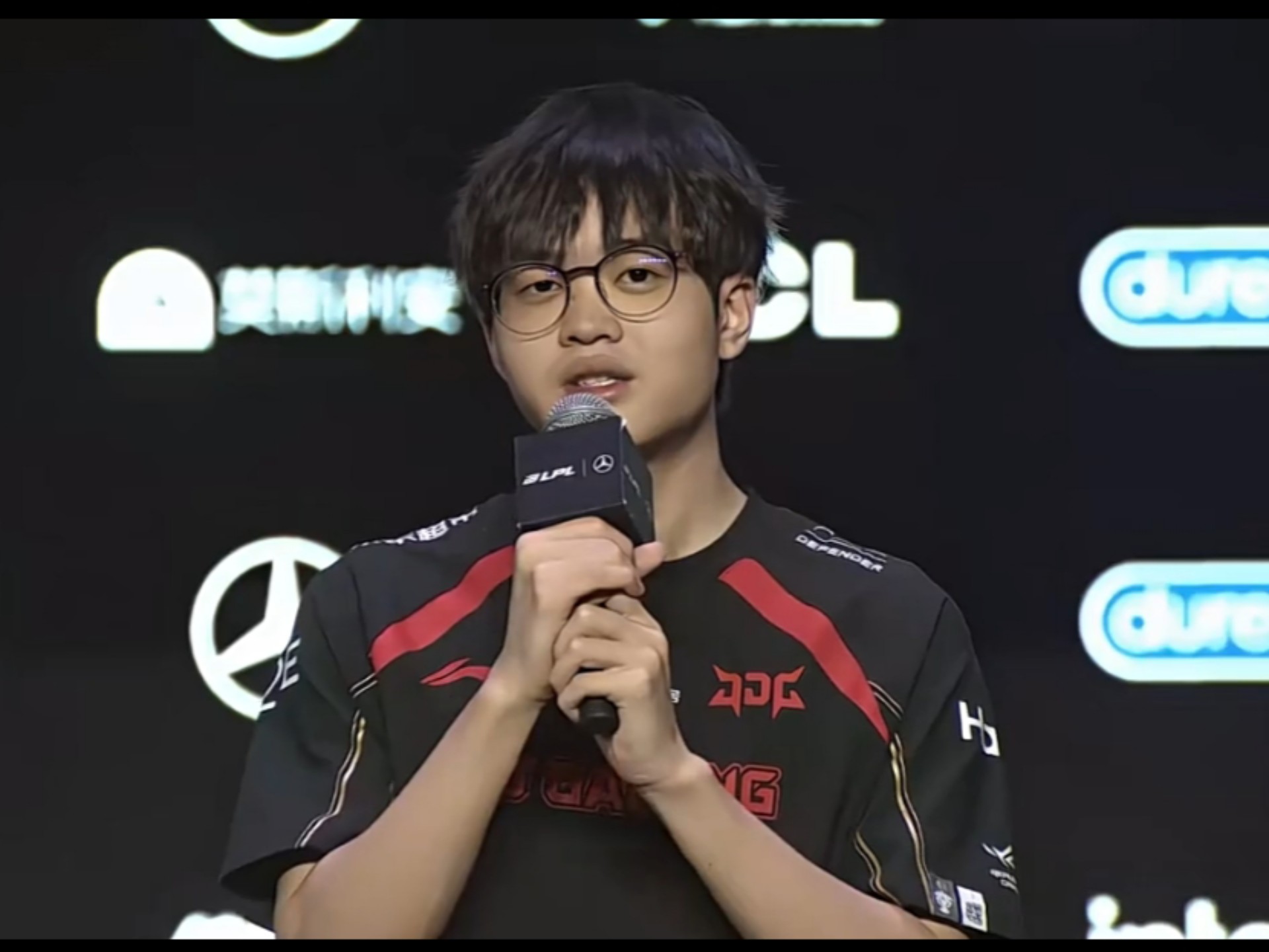 G2绝杀LGD，Hanssama打出惊人五杀小组赛2:1（成都）