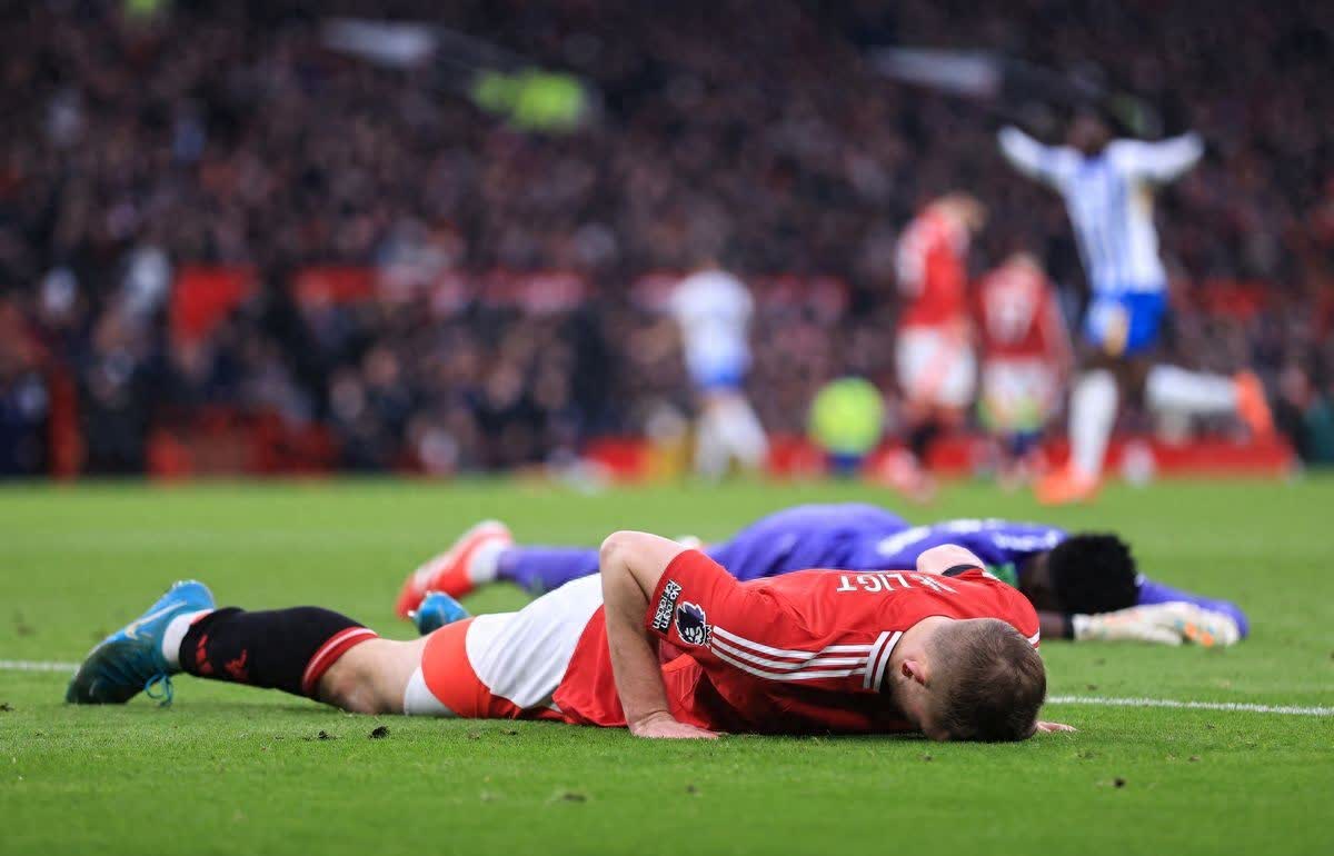 瓦伦西亚绝杀曼联,罗本三分雨点燃全场的简单介绍 瓦伦西亚绝杀曼联,罗本三分雨点燃全场的简单介绍