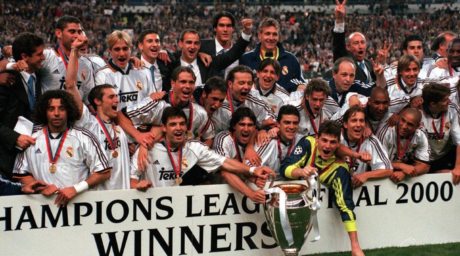 瓦伦西亚绝杀曼联,罗本三分雨点燃全场的简单介绍 瓦伦西亚绝杀曼联,罗本三分雨点燃全场的简单介绍